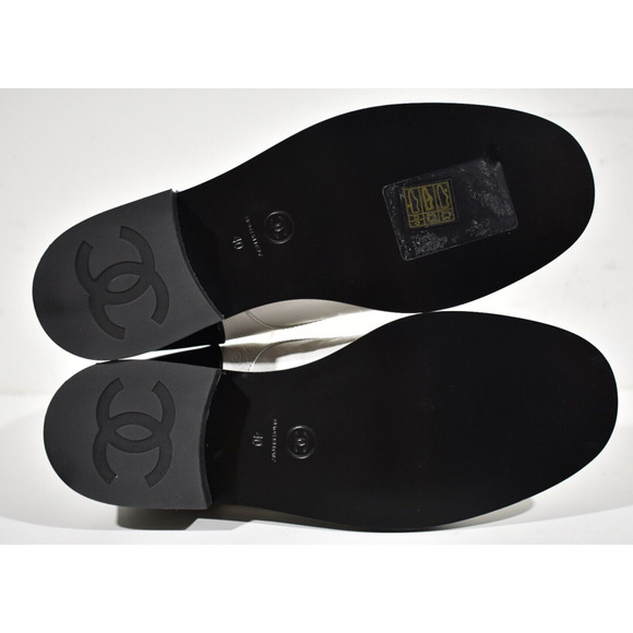 Chanel 21P White Black Crumpled Shiny CC Combat Lace Up Tie Ankle Short Boots 40 - Picture 12 of 12